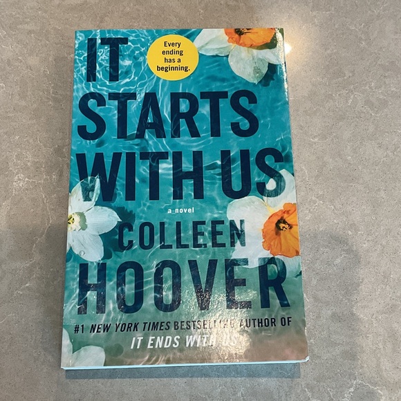 🌻 3/$13 Colleen Hoover - Picture 10 of 10